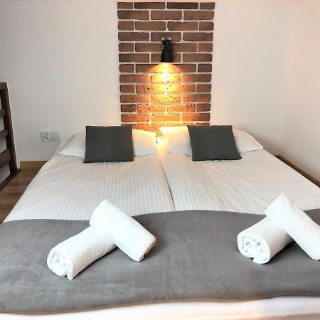 R&R Apart Cracow Krakow Ngoại thất bức ảnh