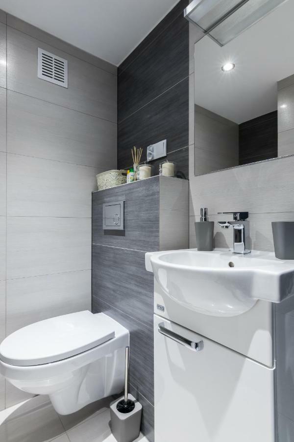R&R Apart Cracow Krakow Ngoại thất bức ảnh